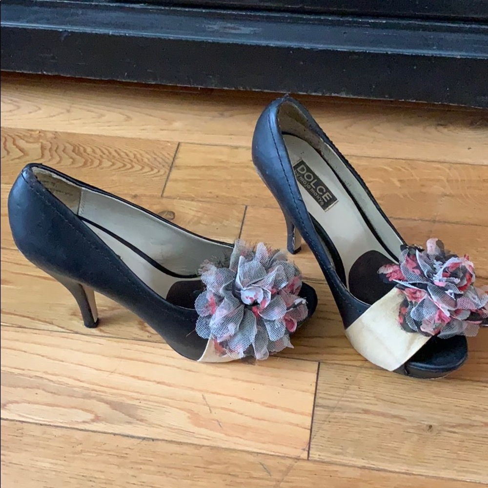 Cute Black heels!!